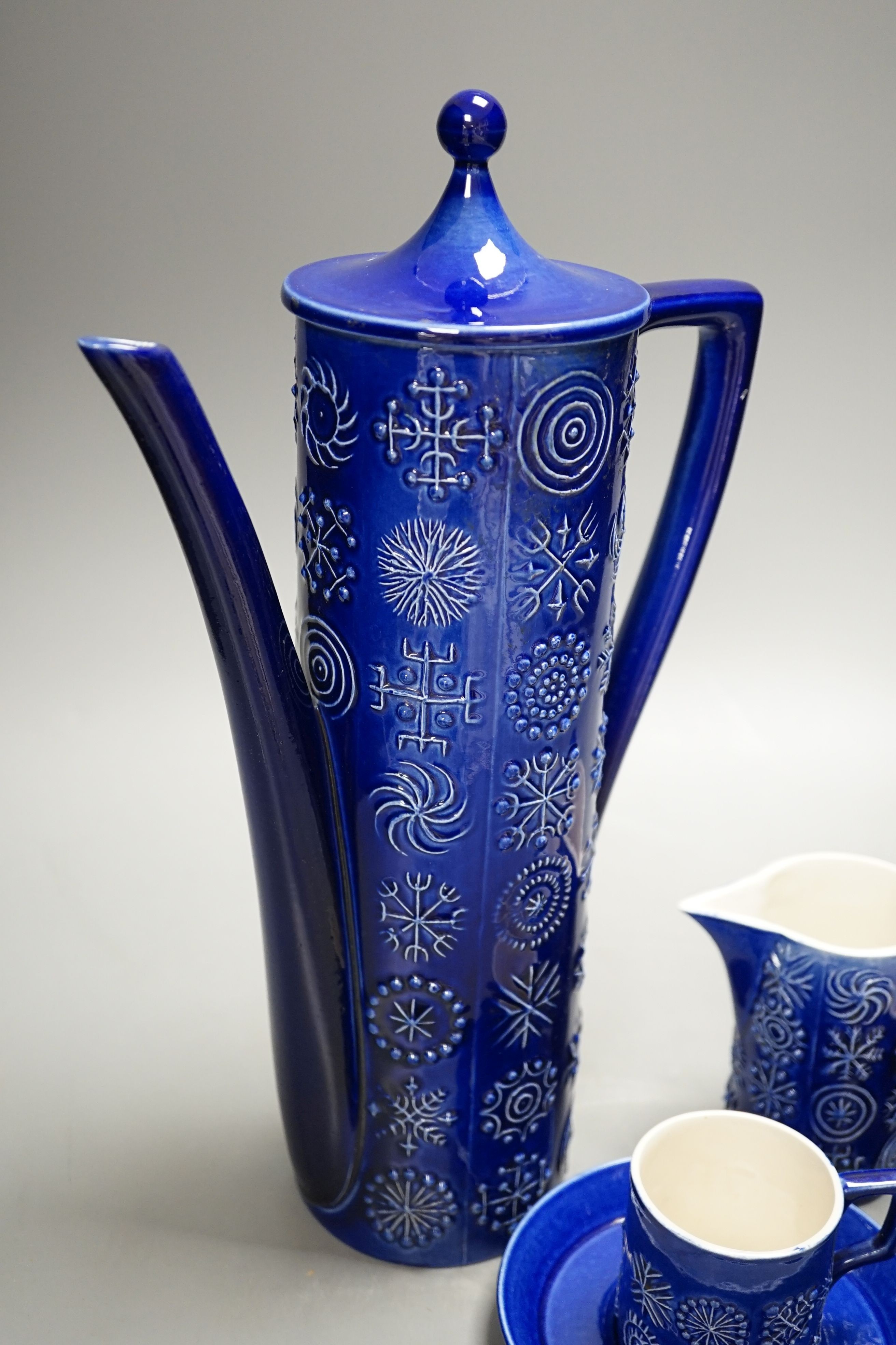 A Portmeirion Totem coffee set, pot 33cm.